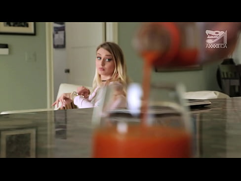 ❤️ Ragazza calda cù tette grandi è figa stretta riceve u cazzo da u perdente, ma assai duru ️ Video cazzo  à noi ❌️