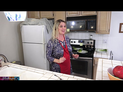 ❤️ Stepmom u munghje in cucina prima di a so data ️ Video cazzo à noi ❌️